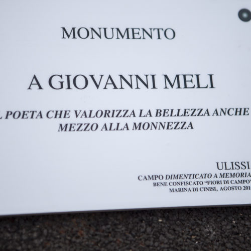 MONUMENTO A GIOVANNI MELI e al poeta che valorizza la bellezza anche in mezzo alla monnezza